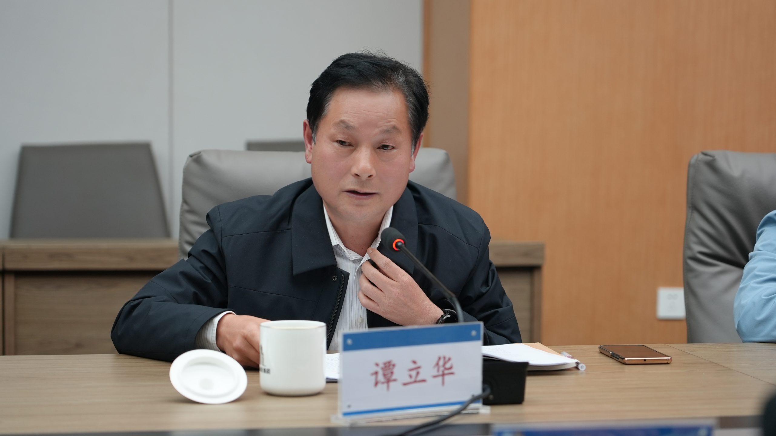 領(lǐng)導(dǎo)2.png 領(lǐng)導(dǎo)2.png